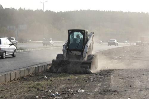 ساماندهی و پاكسازی جداره جنوبی بزرگراه شهید یاسینی