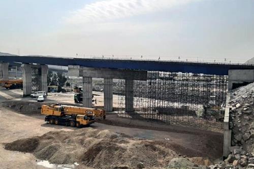 تكمیل زیر گذر گلوبندك و پلازای میدان امام خمینی تا آخر شهریور