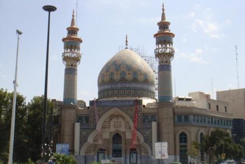 بیشترین و کمترین تراکم مسجد در ارتباط با چه قسمتهایی از پایتخت است؟