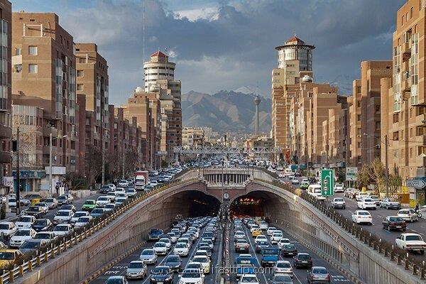 ترافیک پرحجم و سنگین صبحگاهی در بعضی از معابر و بزرگراه های پایتخت