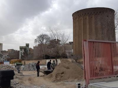 اگر این برج فروبریزد، بخشی از تاریخ مان فرومی ریزد