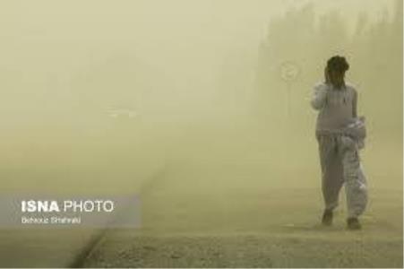 باد و گردوخاك با سرعت 85 كیلومتر بر ساعت زاهدان را فرا می گیرد