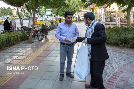 توزیع ۱۵ هزار ماسك در روز عاشورا‬