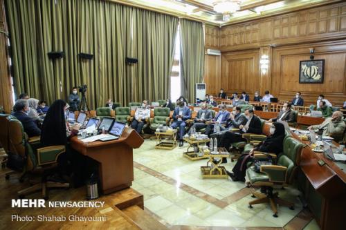 با فروش اموال شهر به دنبال كسب درآمد برای شهرداری نباشیم